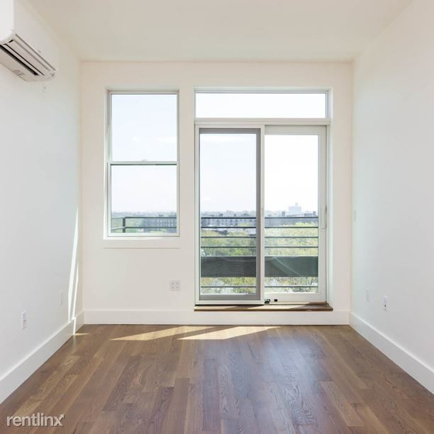 Building Photo - 581 Ocean Pkwy