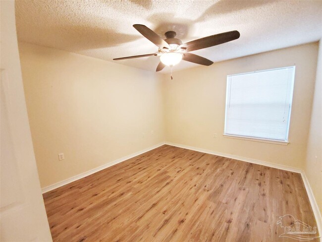 Building Photo - 2232 Trailwood Dr