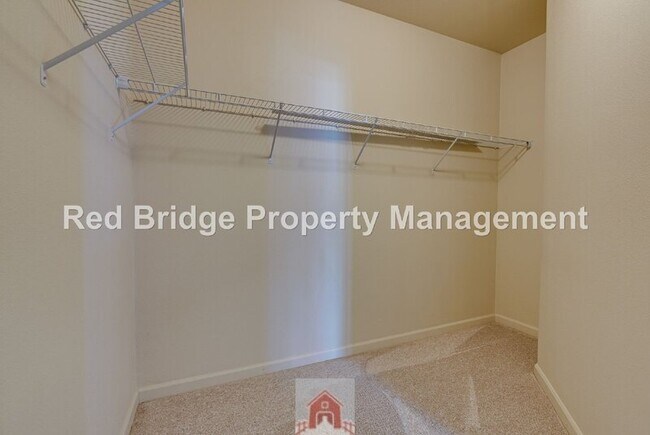 Building Photo - 10834 NE Holly St