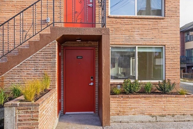 Building Photo - 5810 26th Ave NW