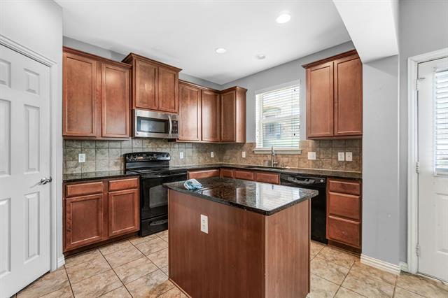 Building Photo - 4121 William Dehaes Dr