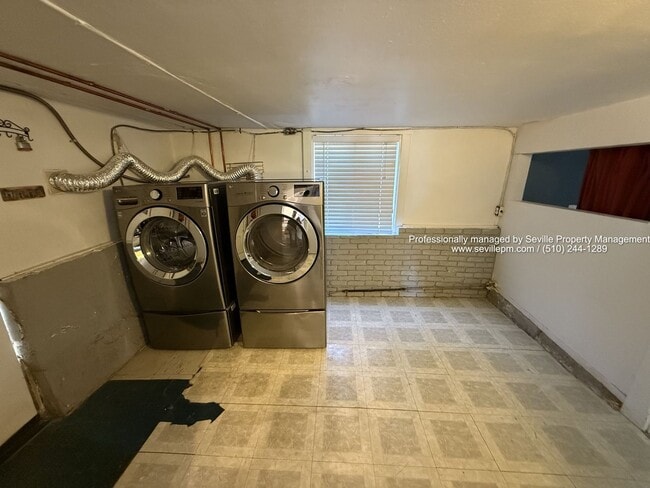 Building Photo - MOVE IN READY 3BR/1BA MAXWELL PARK HOME!