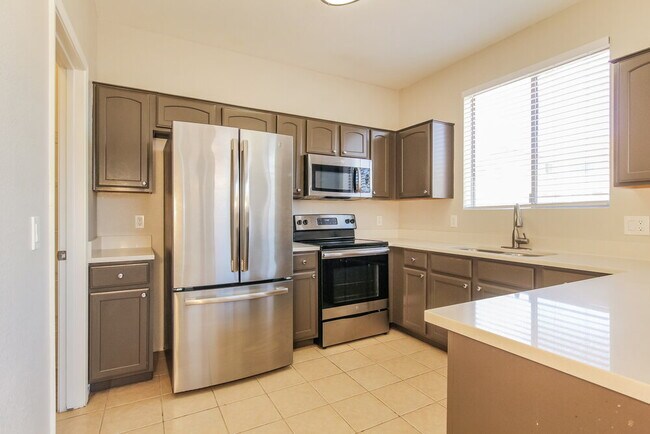 Building Photo - 6046 W Illini St