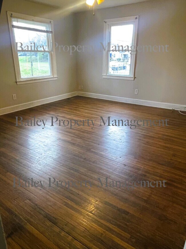 Building Photo - 4170 Hazelwood Ave