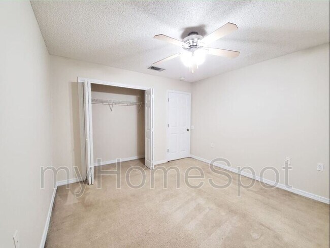 Building Photo - 9580 Cobblebrook Dr