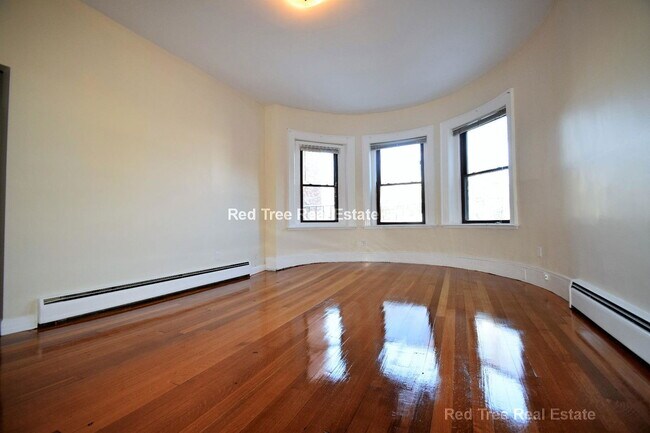 Building Photo - 1728 Beacon St