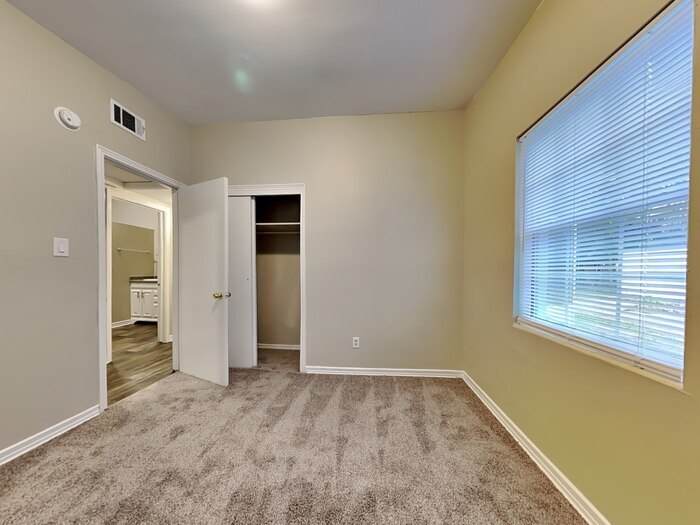 Building Photo - 10567 Dove Ln