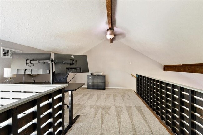 Building Photo - 727 Davis Rd