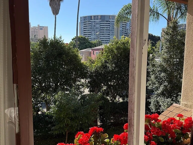 Building Photo - 725 Washington Blvd