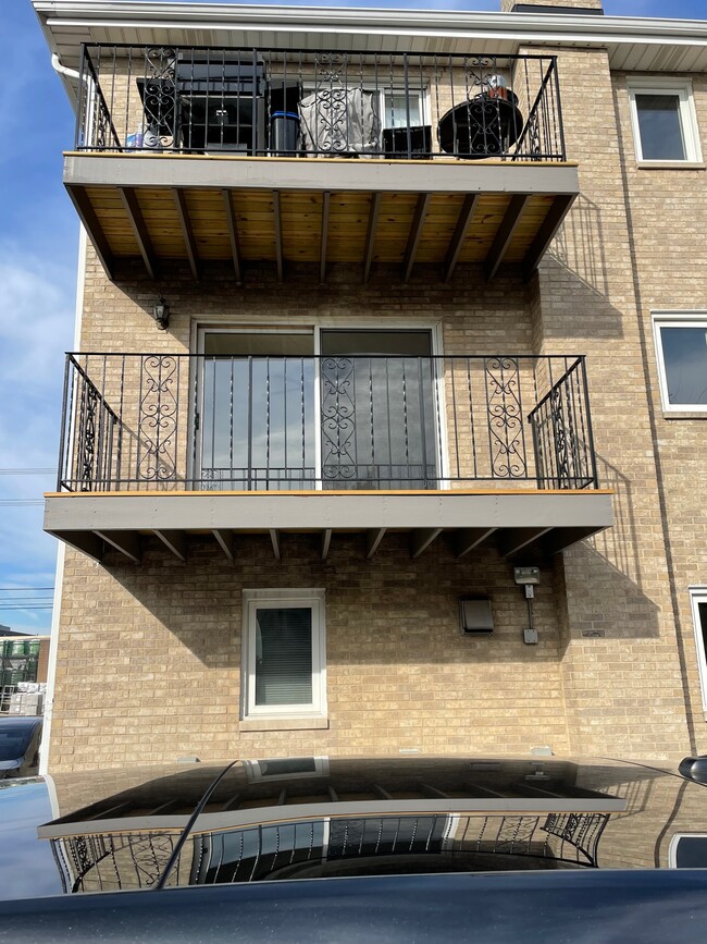 Private Balcony - 8839 N Greenwood Ave