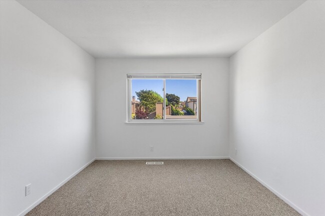 Building Photo - 1145 Bismarck Ln