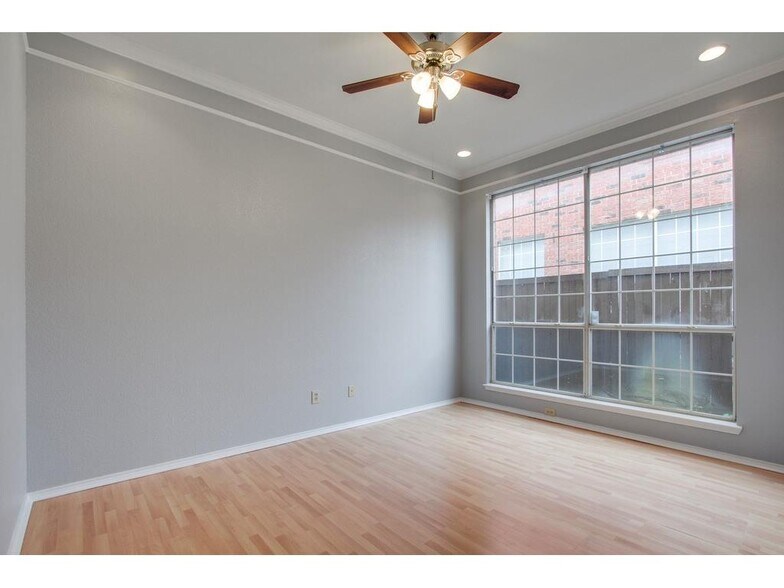 Building Photo - 546 Raintree Cir