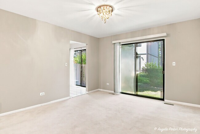 Building Photo - 246 Shadow Bend Dr