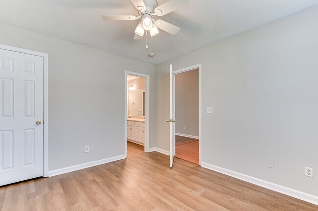 Building Photo - 536 Stirling Bridge Rd