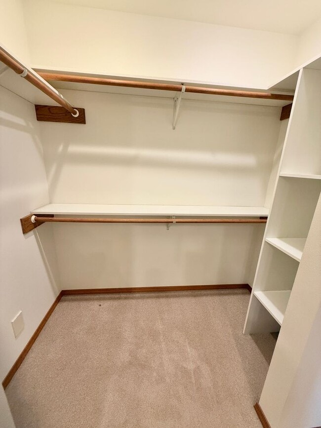 Building Photo - Cozy Home Feel, One Floor Living, Great Ba...