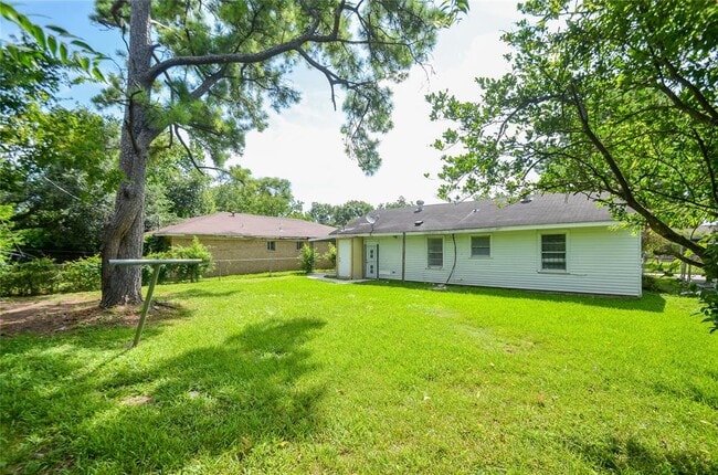 Building Photo - 6610 Tierwester St
