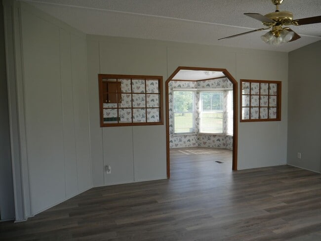 Building Photo - Adorable mobile home in Quitman
