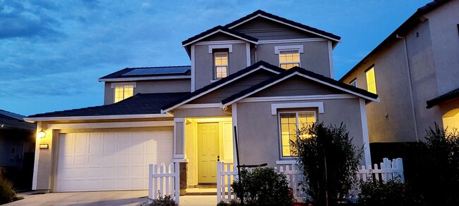 Primary Photo - Newer "Next Gen" Home in Springlake/Woodla...