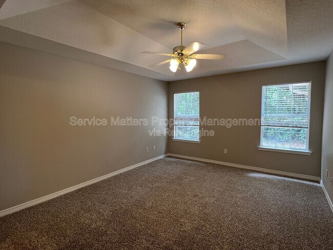 Building Photo - 5959 Sleepy Hollow Ct