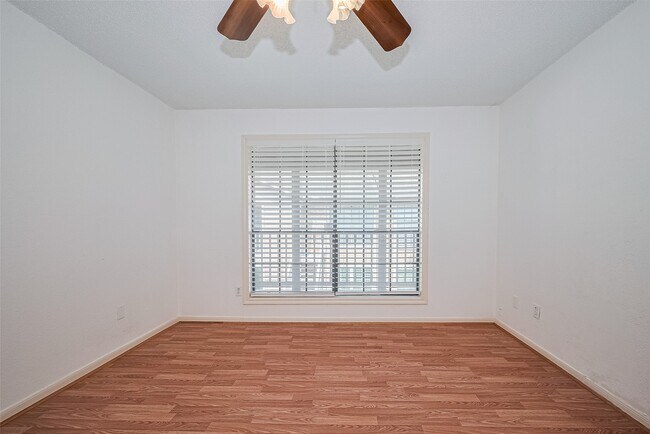 Building Photo - 1311 Antoine Dr
