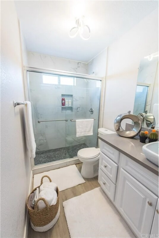 Building Photo - 12426 S Vermont Ave