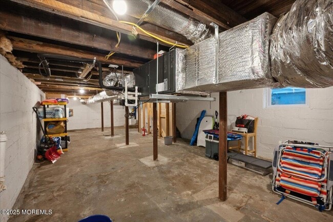 Building Photo - 1102 2nd Ave