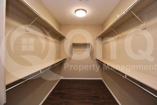 Building Photo - 13532 W Junipero Dr