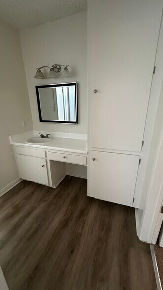 Building Photo - 6833 Sepulveda Blvd