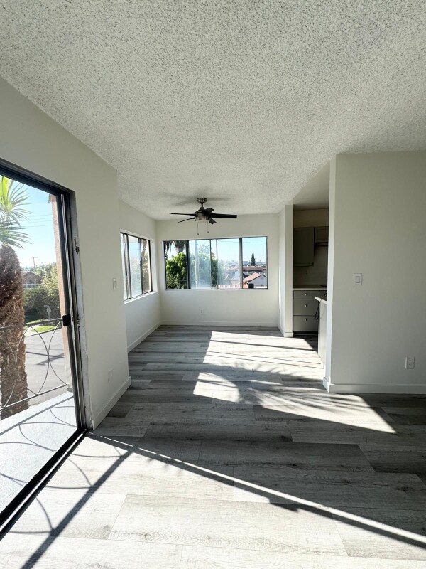 Building Photo - 1551 S Sherbourne Dr