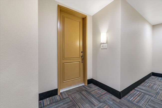 Building Photo - WHY RENT A HOUSE WHEN YOU CAN HAVE A PENTH...