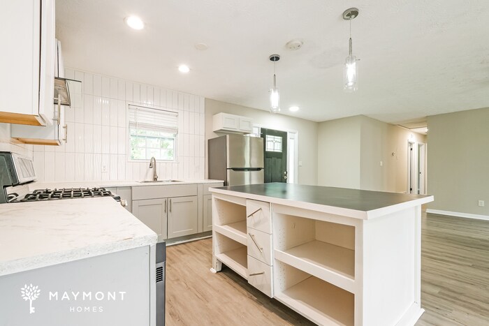 Building Photo - 7275 Indian Hill Trail