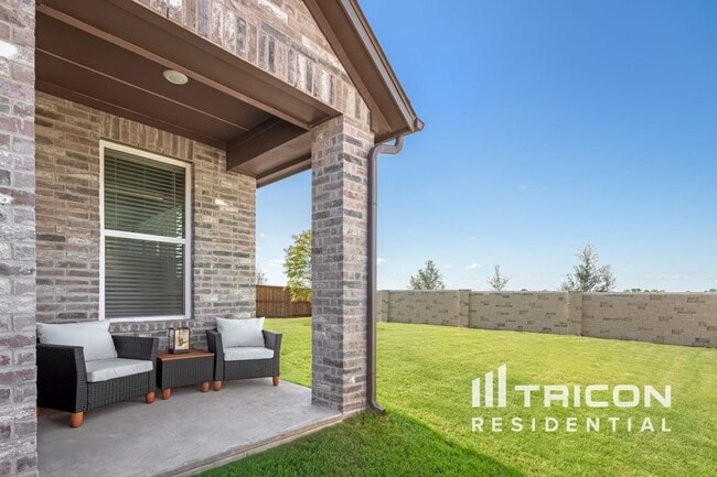 Building Photo - 8300 Brookhaven Dr