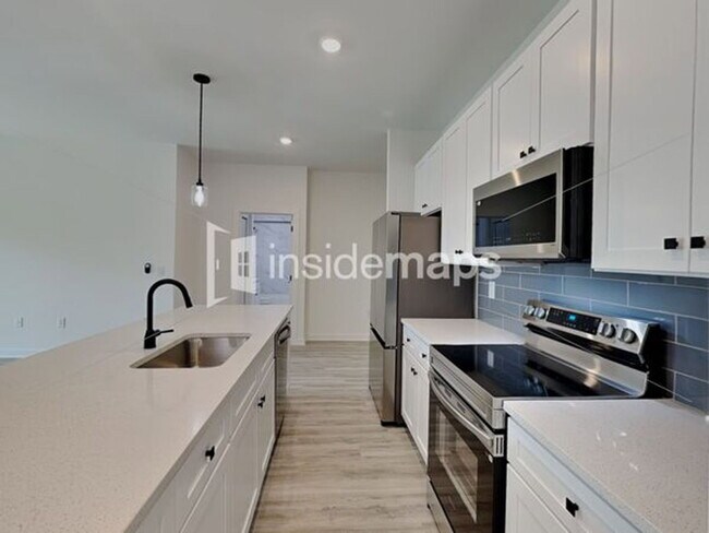 Building Photo - 1133 Abrams Blvd