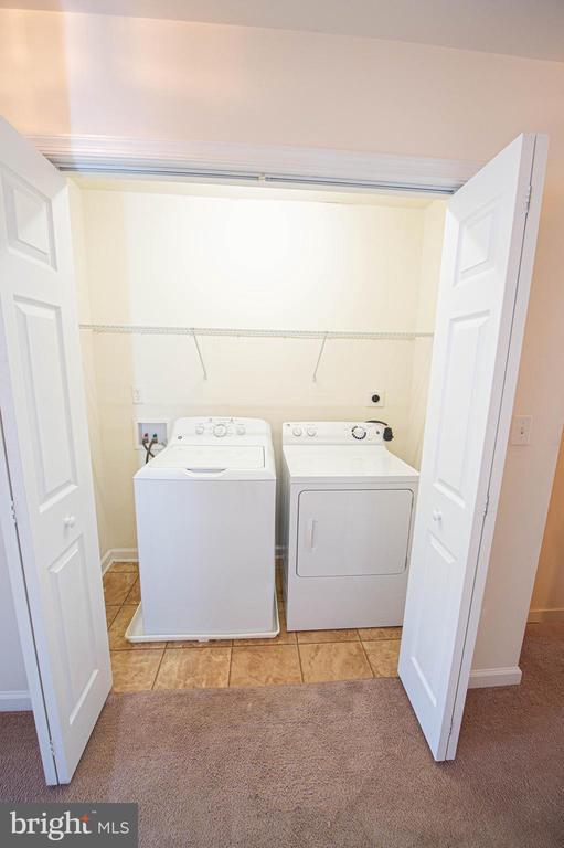 Building Photo - 420 Parkview Ct