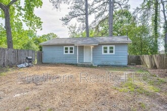 Building Photo - 2719a Meadowbrook Dr