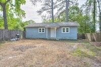 Building Photo - 2719a Meadowbrook Dr