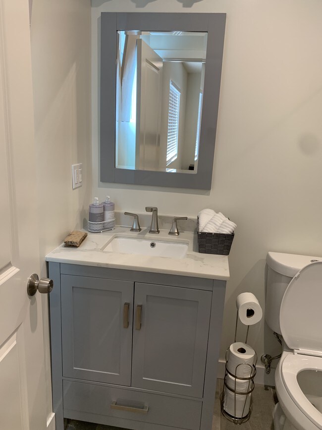 Building Photo - 11313 Delano St