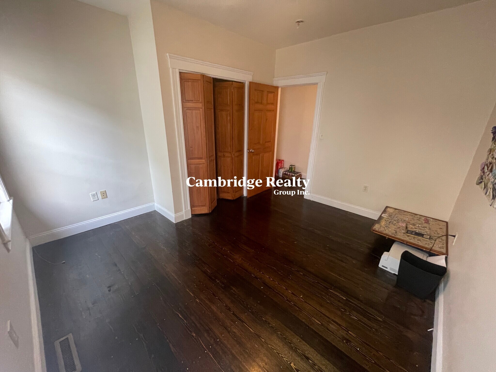 Building Photo - 6 Giles Park