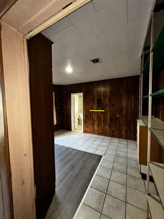 Building Photo - 31155 Old Washington Rd