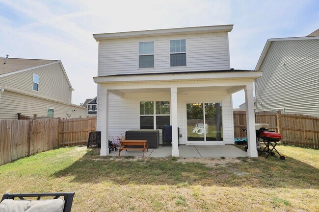 Building Photo - 1052 Ashcroft Cir