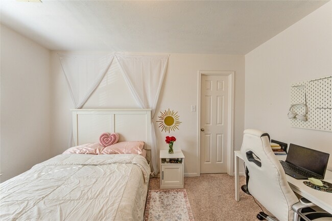 Building Photo - 25210 Hazel Ranch Dr