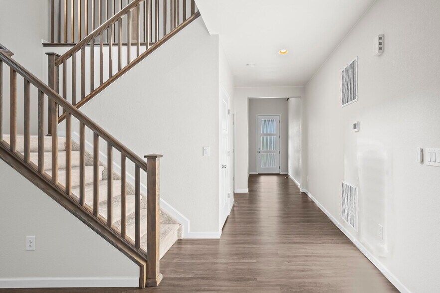 Building Photo - 577 W 174th Ave