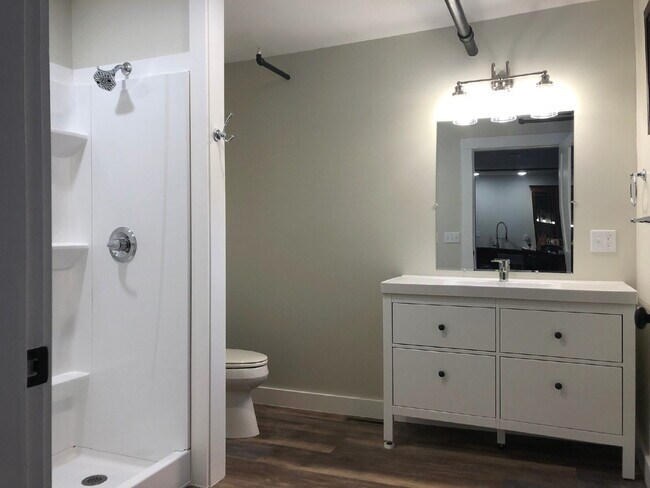 Building Photo - 13 Tavern Wy