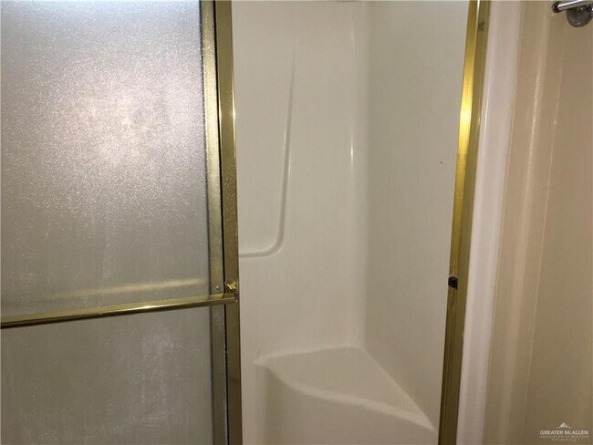 Building Photo - 9 Angus St