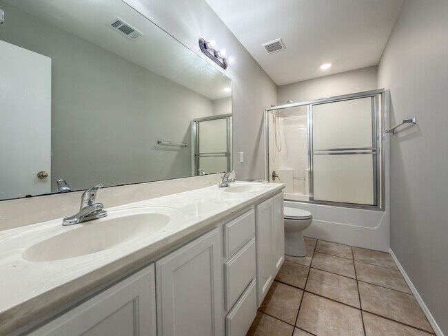 Building Photo - 1203 Quebec Dr