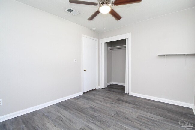Building Photo - 610 Herschel St