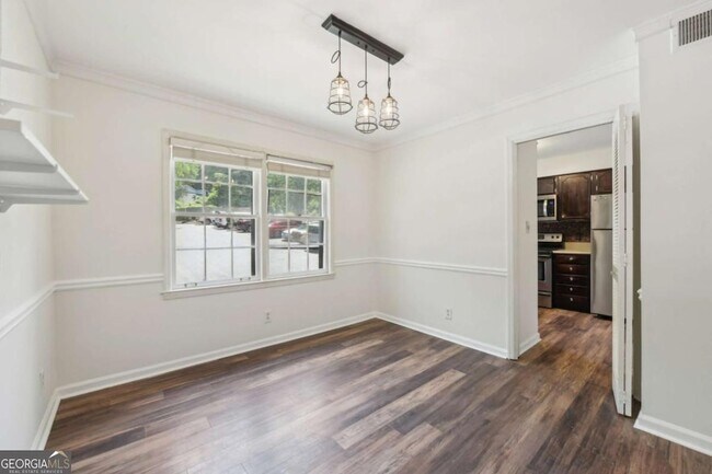 Building Photo - 72 Montre Square NW