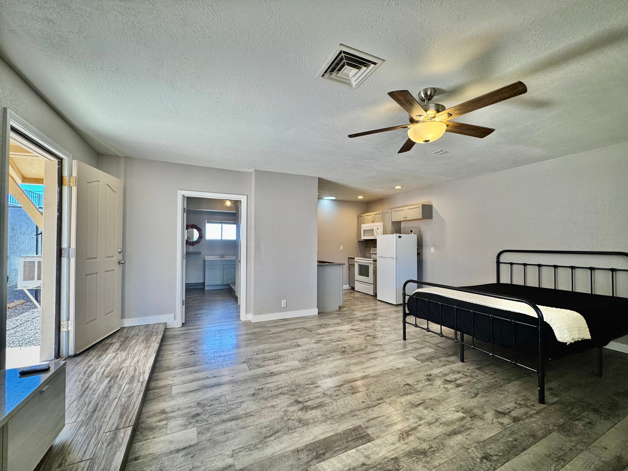 Building Photo - 3767 Kicking Horse Dr