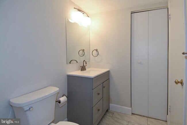 Building Photo - 3302 Woodburn Village Dr