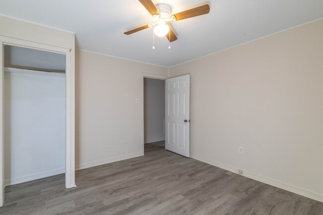 Building Photo - 219 Highland Ave